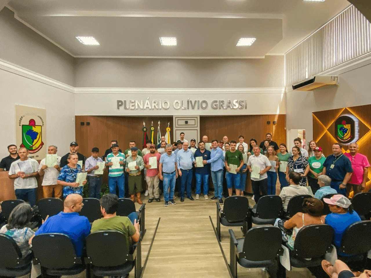 Seberi e Incra realizam entrega de títulos de posse para moradores da linha Pires após 42 anos de espera