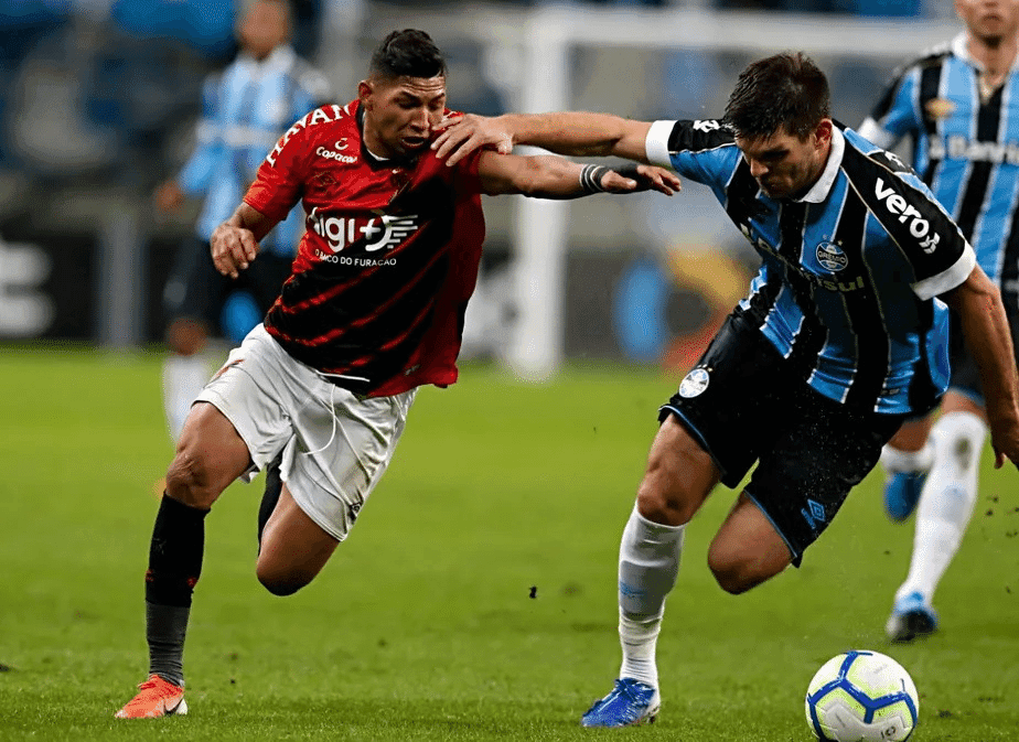 Grêmio e Athletico-PR se enfrentam neste sábado pela 14ª rodada do Brasileirão