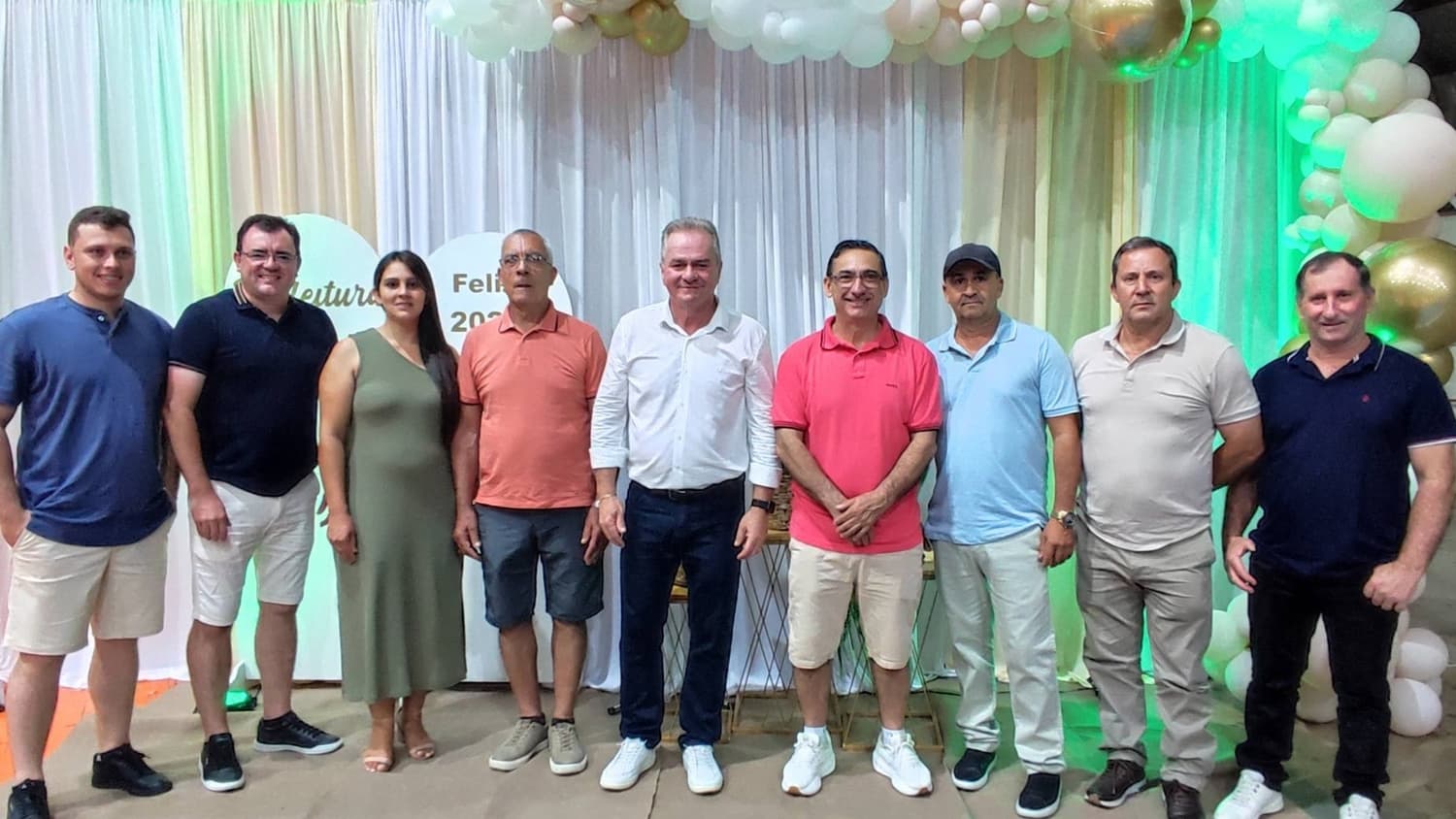 Administração de Pinhal realiza confraternização de fim de ano
