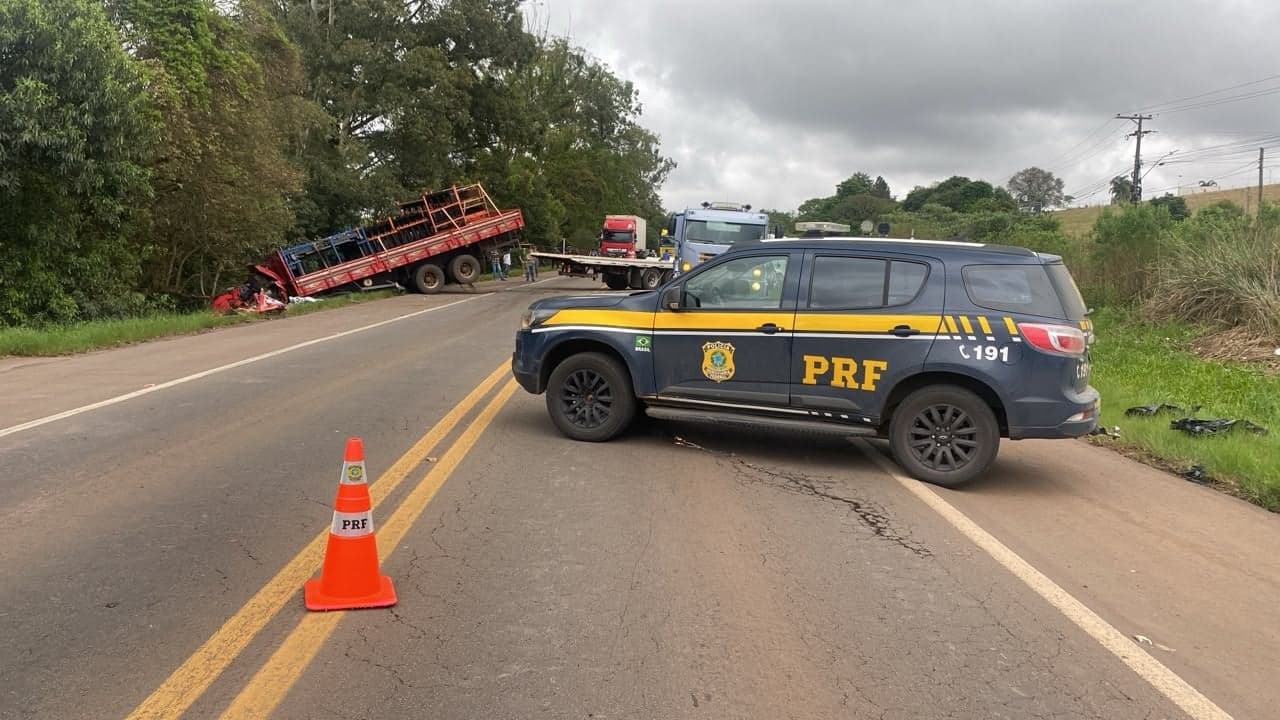 Acidentes nas rodovias federais do RS deixam cinco mortos e 55 feridos durante feriadão