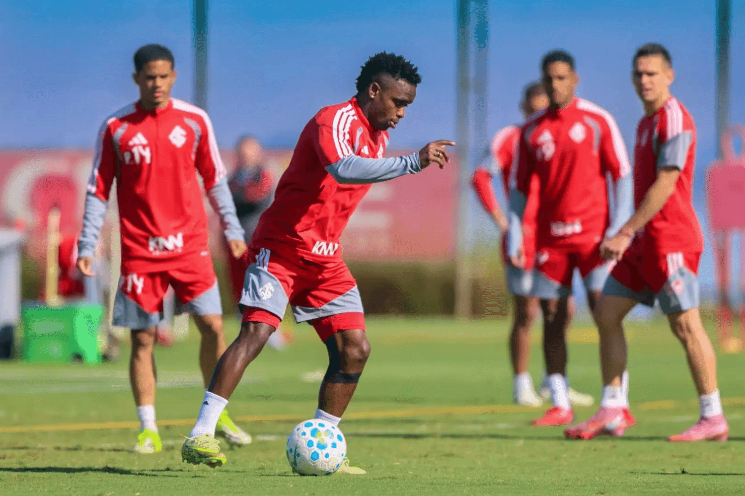 Inter busca equilíbrio para enfrentar o Fluminense no Beira-Rio