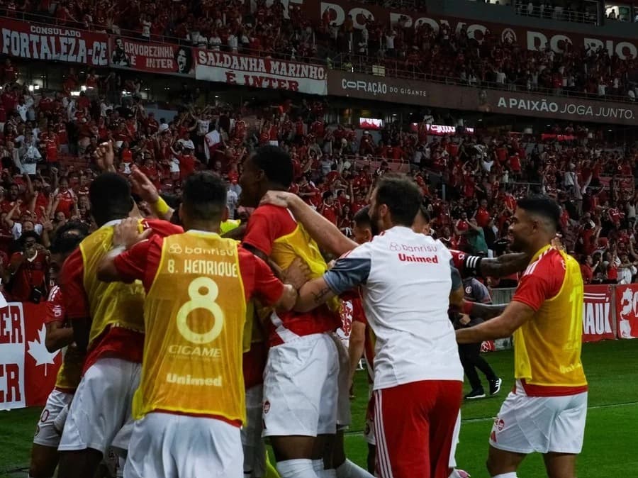 Inter vence o Grêmio de virada no Gre-Nal 449