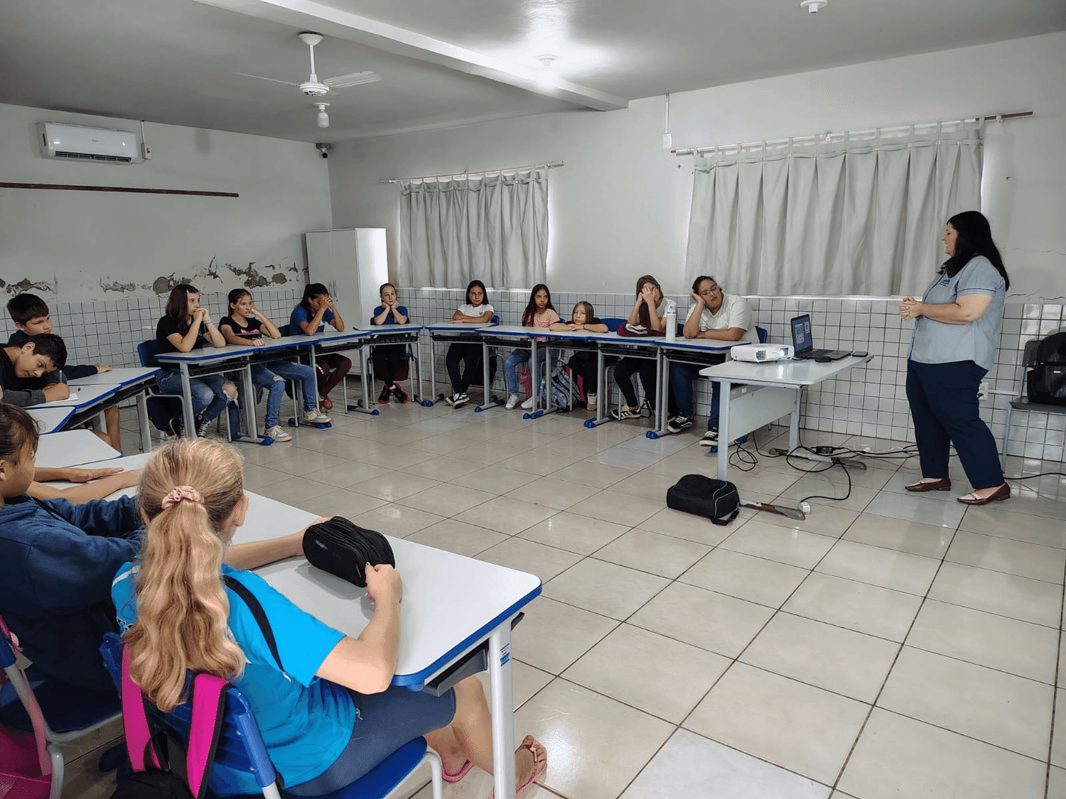 Projeto de Educação Fiscal inicia em Liberato Salzano com palestra na Escola Henrique Dias