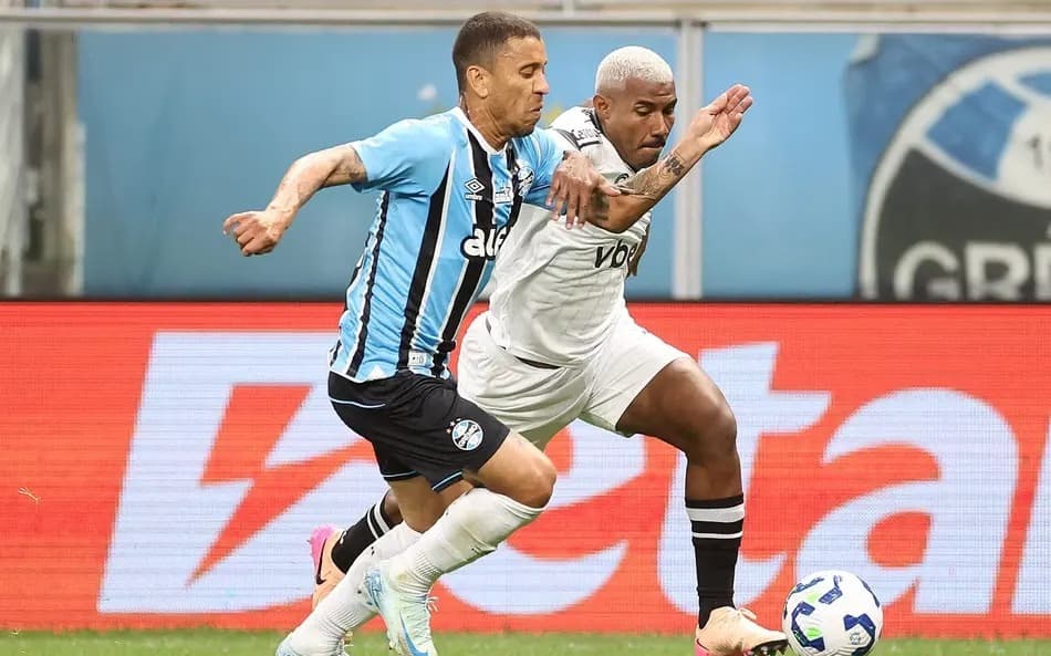 Grêmio vence o Botafogo de virada pelo Brasileirão