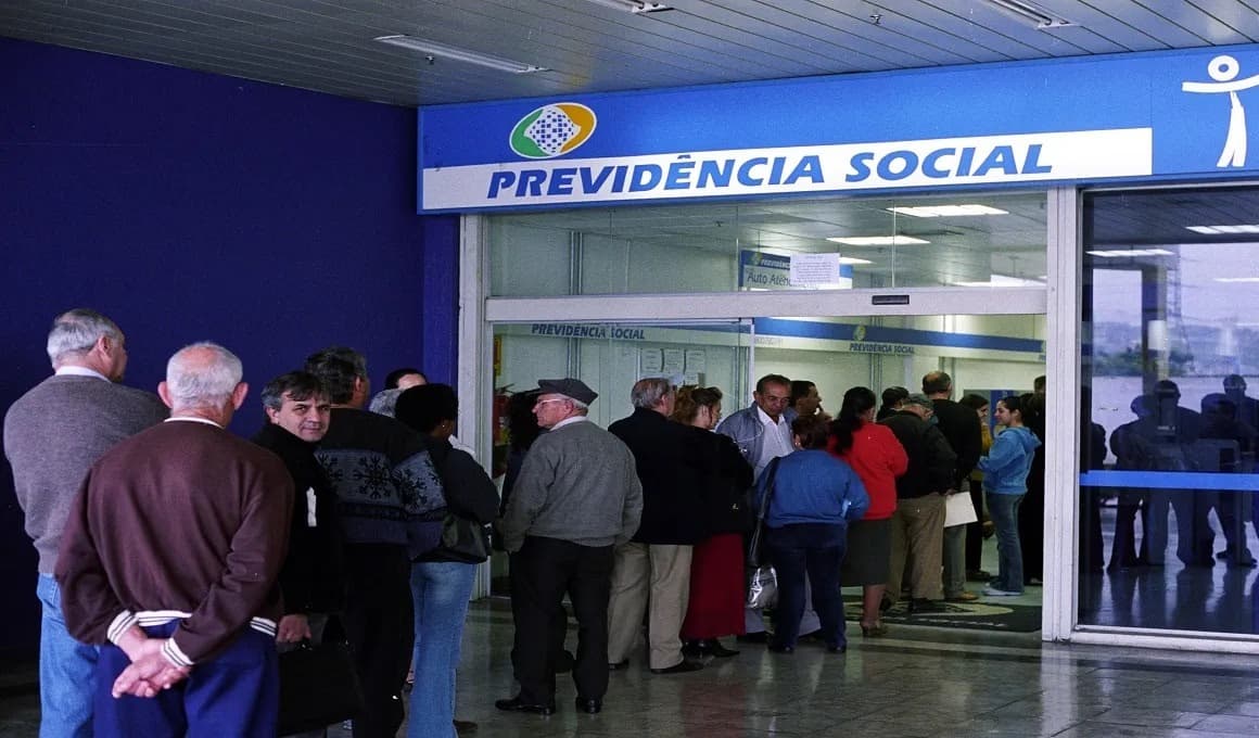 INSS adota fila nacional para acelerar análise de benefícios e reduzir tempo de espera