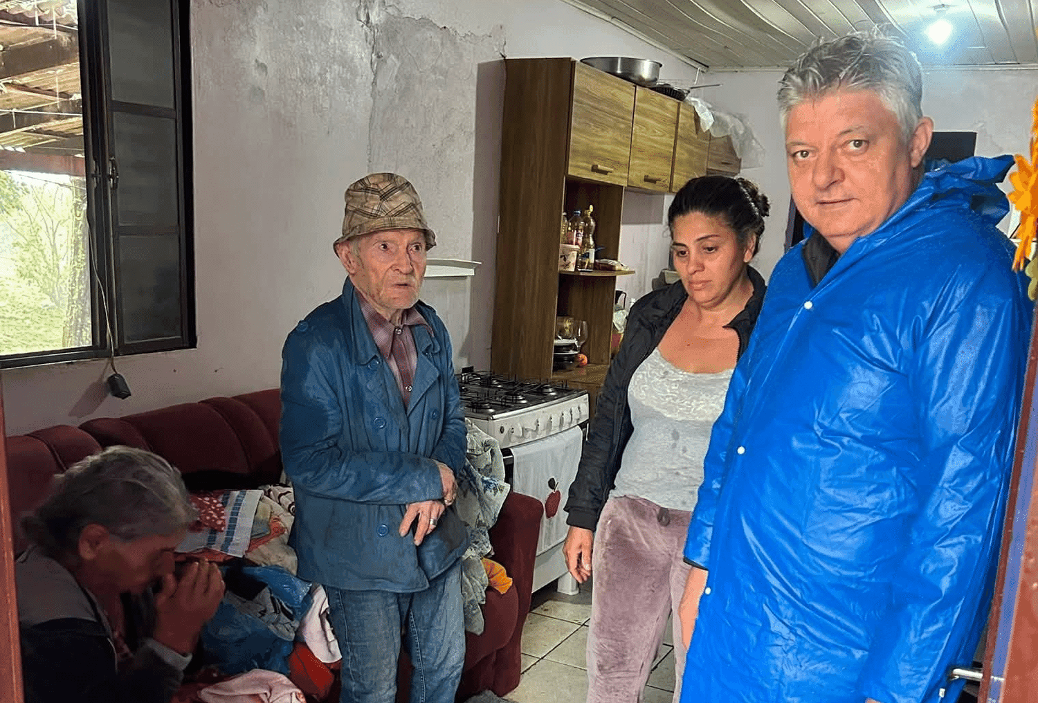 Famílias seguem sendo atendidas em Liberato Salzano após temporal de granizo