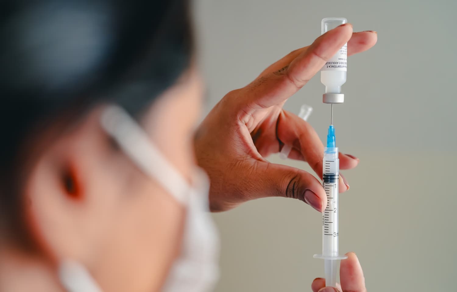 SUS vai vacinar profissionais de saúde contra dengue em fevereiro