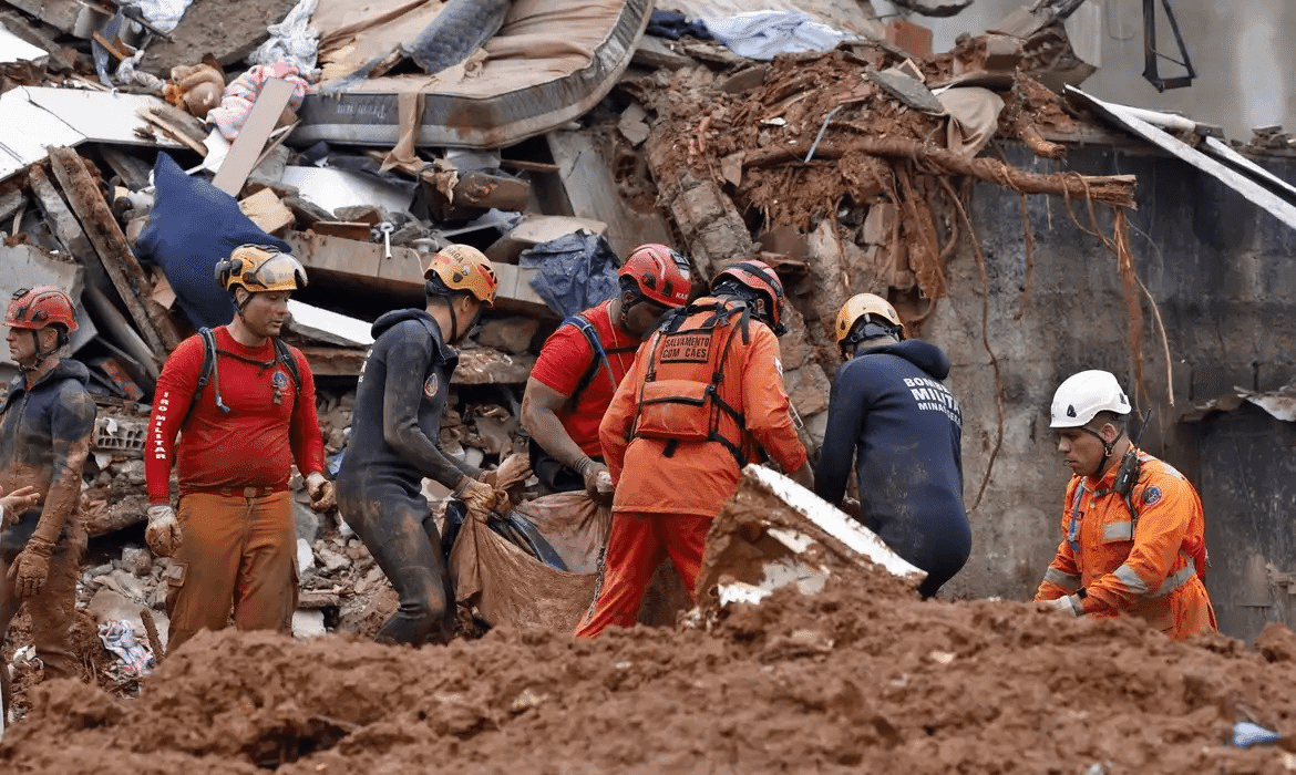 Mortos em temporais em Juiz de Fora e Ubá chegam a 40