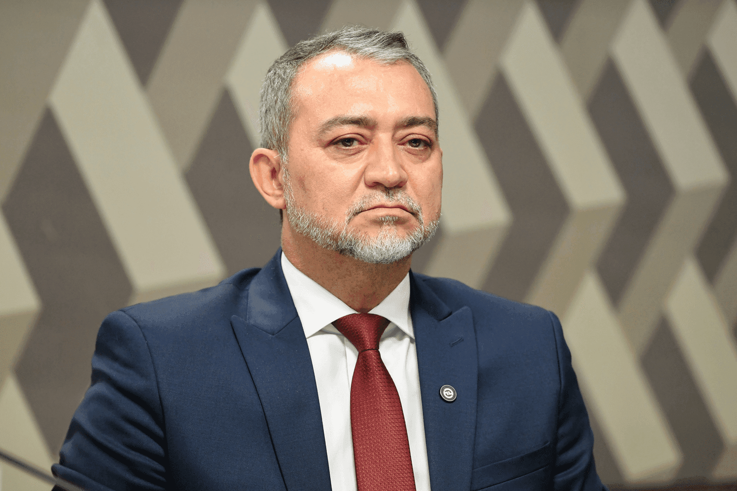 Edegar Pretto desiste de pré-candidatura ao governo do RS e oficializa apoio a Juliana Brizola