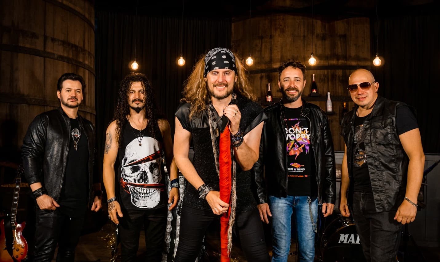 Liberato Salzano promove espetáculo Natal Luz com show da Banda Rosas nesta terça-feira
