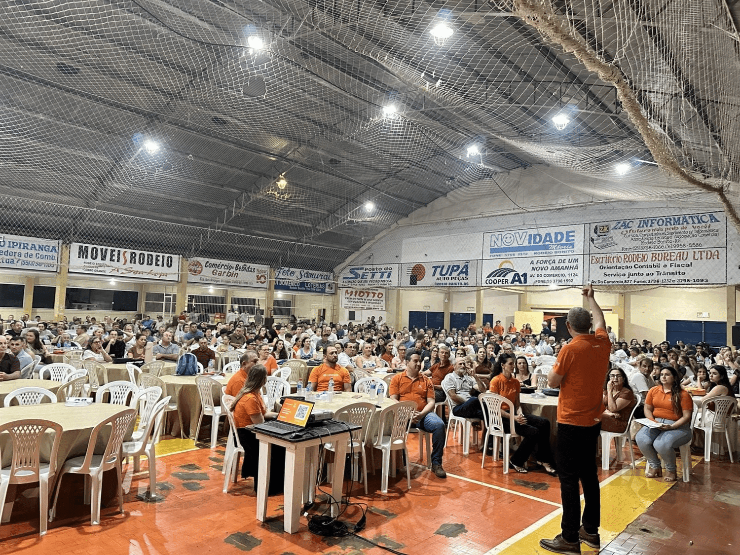 Cresol Raiz encerra ciclo de assembleias e reúne mais de 600 pessoas no último encontro de Rodeio Bonito