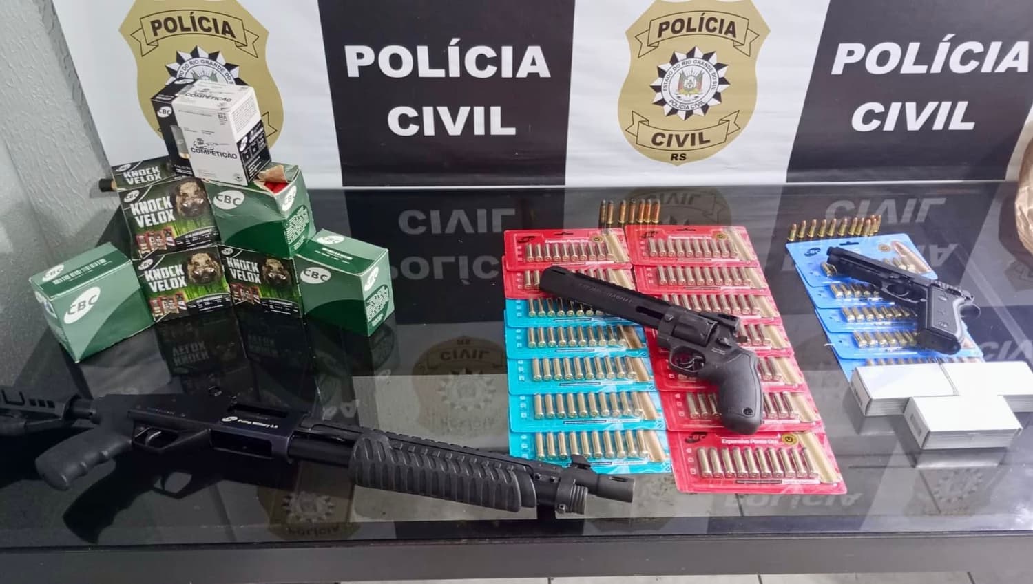 Mandados judiciais resultam na apreensão de armas e munições em Iraí após caso de violência doméstica