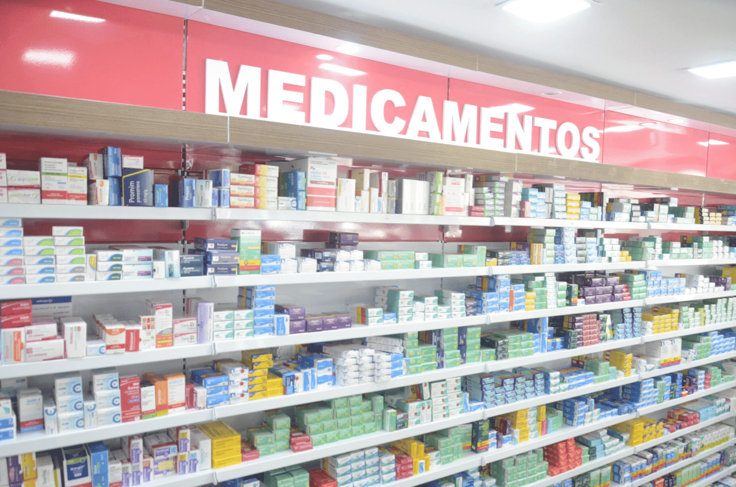 Medicamentos podem ter reajuste de até 3,81% a partir desta terça-feira 