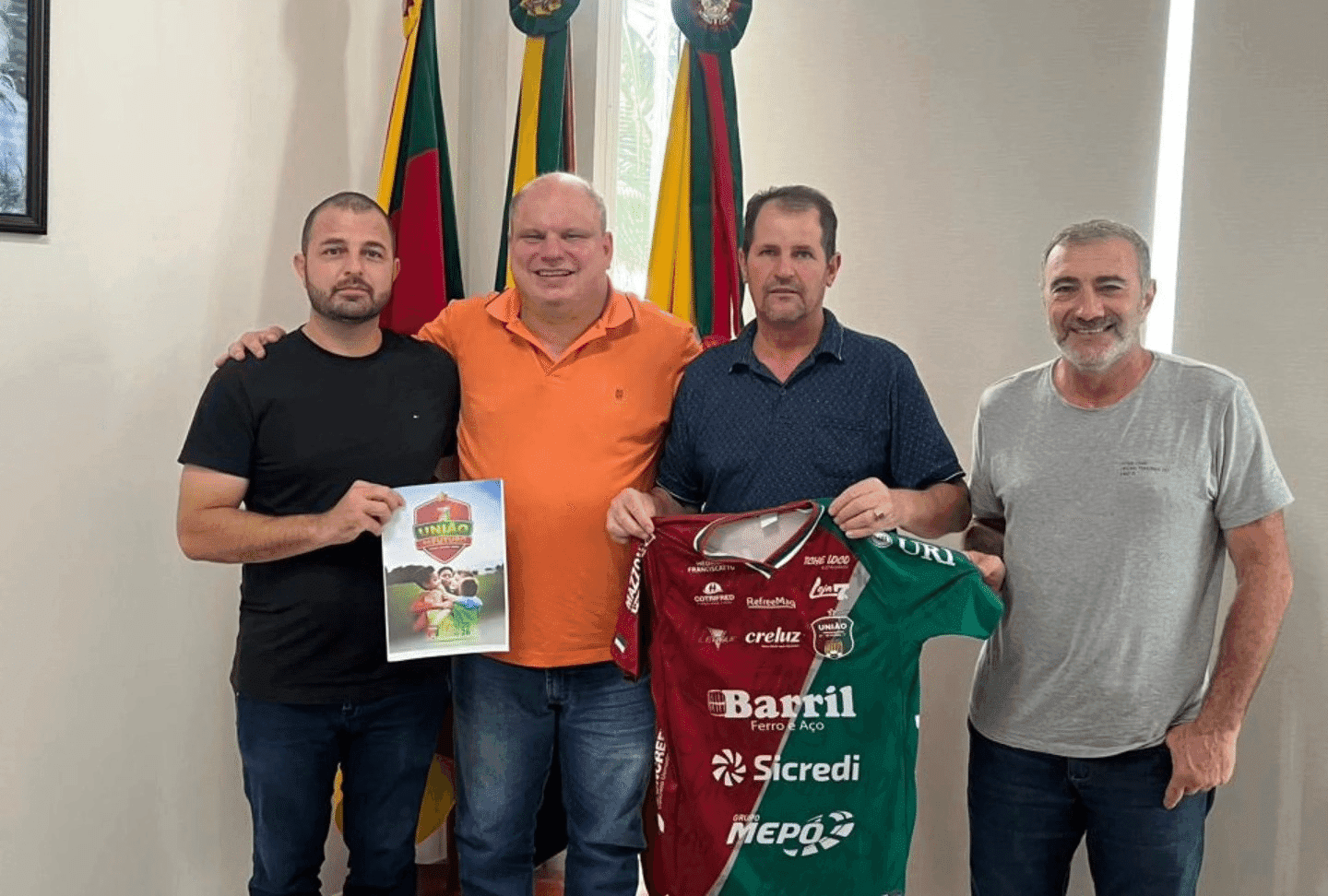 Implantação de escolinha do União é tratada durante encontro em Rodeio Bonito
