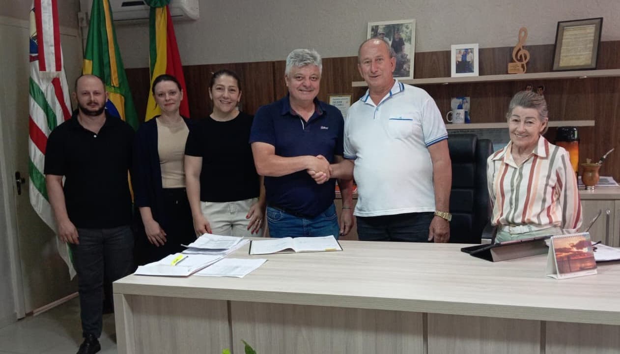 Vice-prefeito de Liberato Salzano assume como prefeito em exercício 